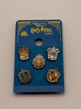 Universal Studios The Wizarding World of Harry‎ Potter House Crest 5 Set Pin